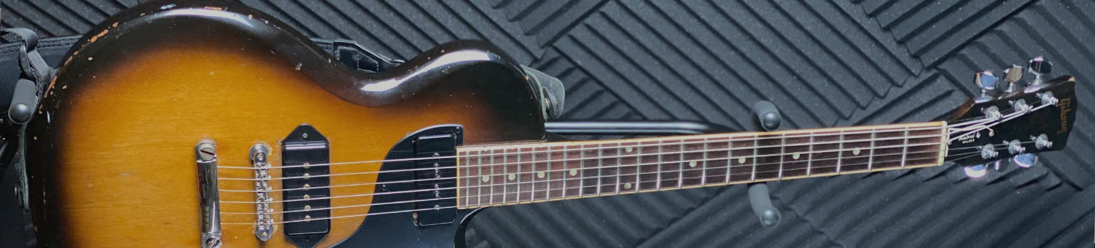 image of vintage music instruments at WestSide Music in Waipahu